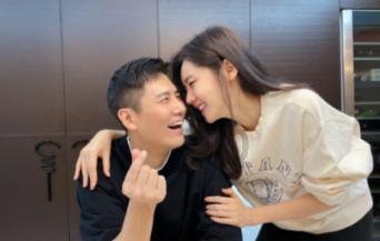 女星扮嫩有多猛？扎双马尾蹦蹦跳